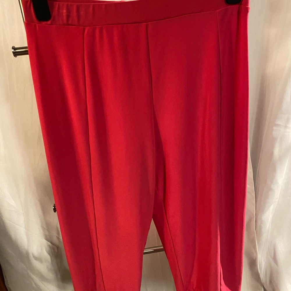 Sympli Bold Pink Women's Capris